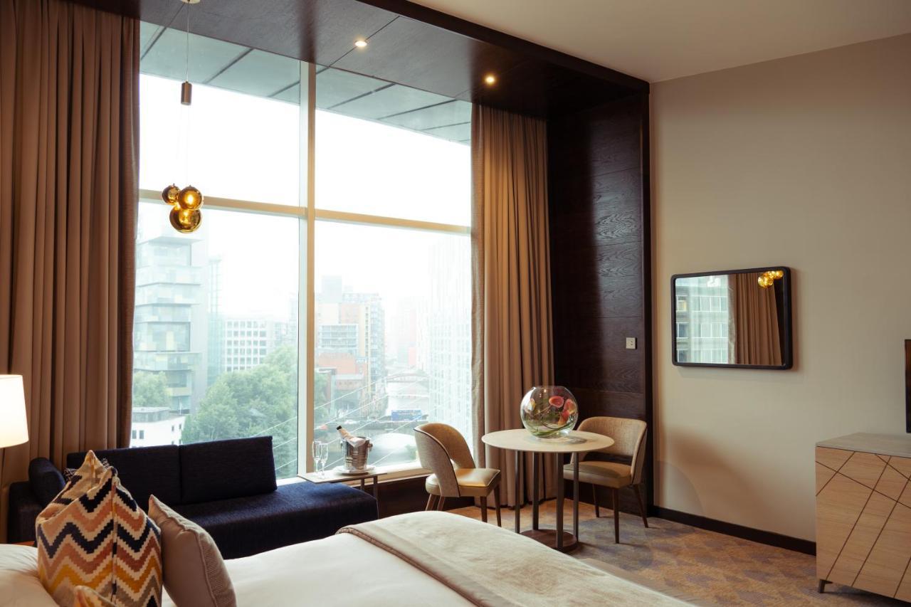 The Lowry Hotel Манчестър Екстериор снимка A room at the hotel