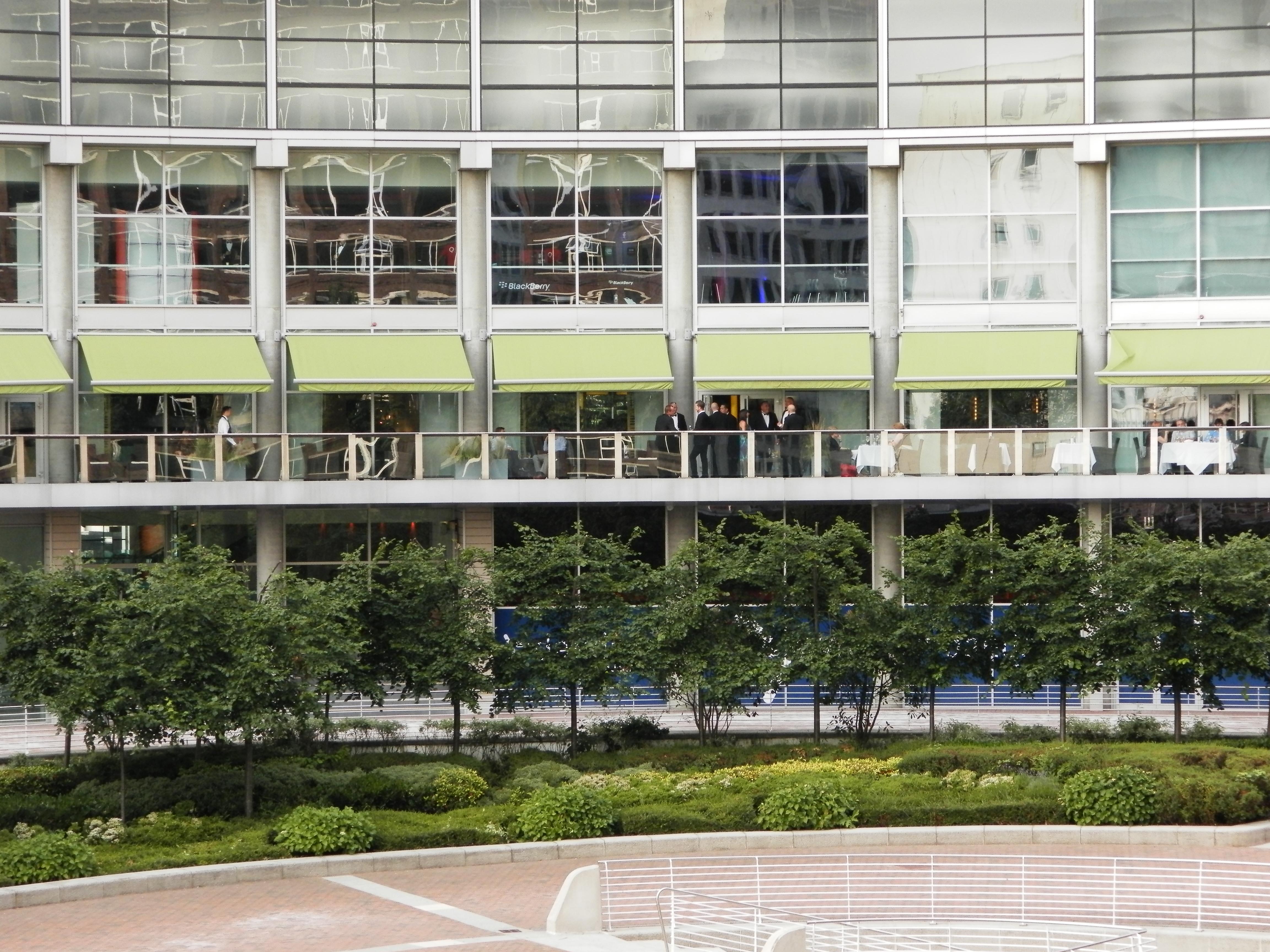 The Lowry Hotel Манчестър Екстериор снимка The shops at the ground floor