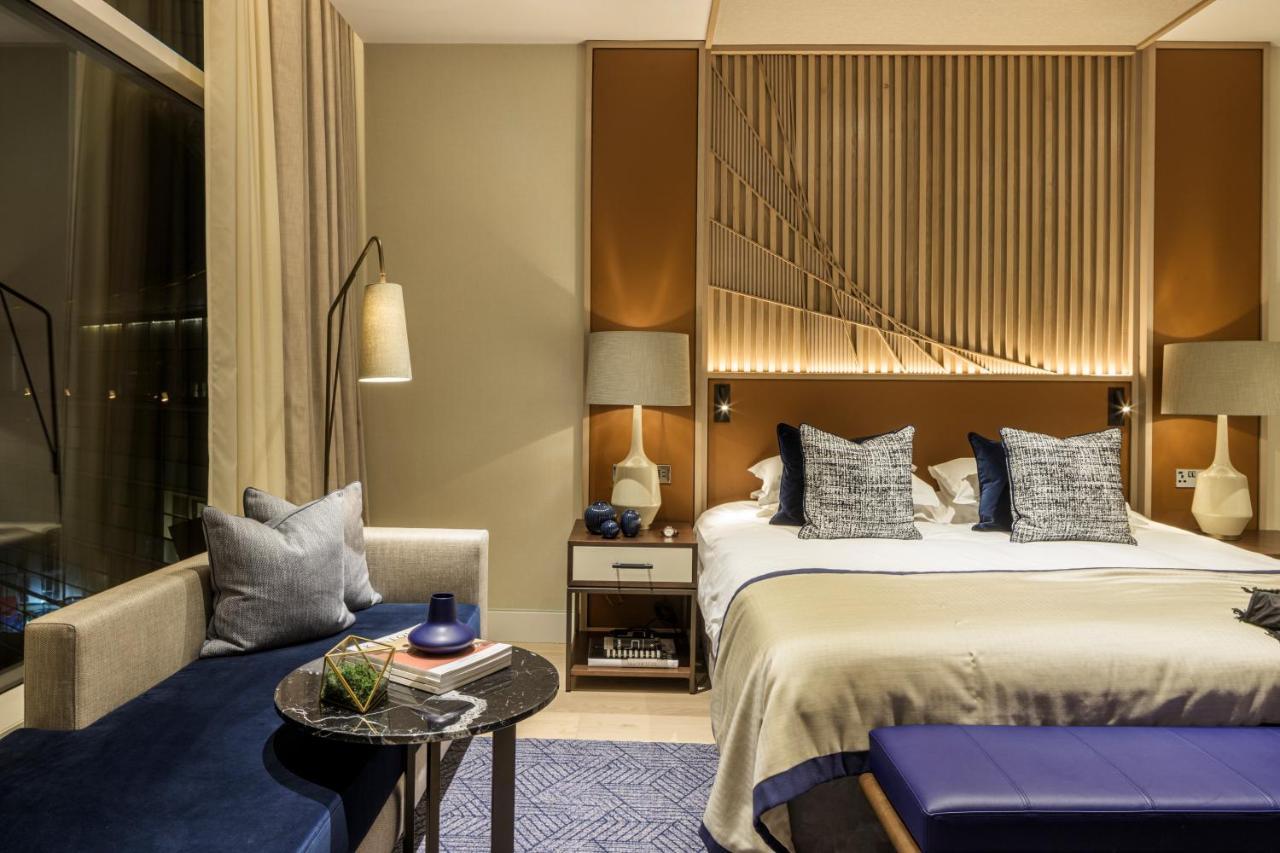 The Lowry Hotel Манчестър Екстериор снимка A bedroom at the hotel