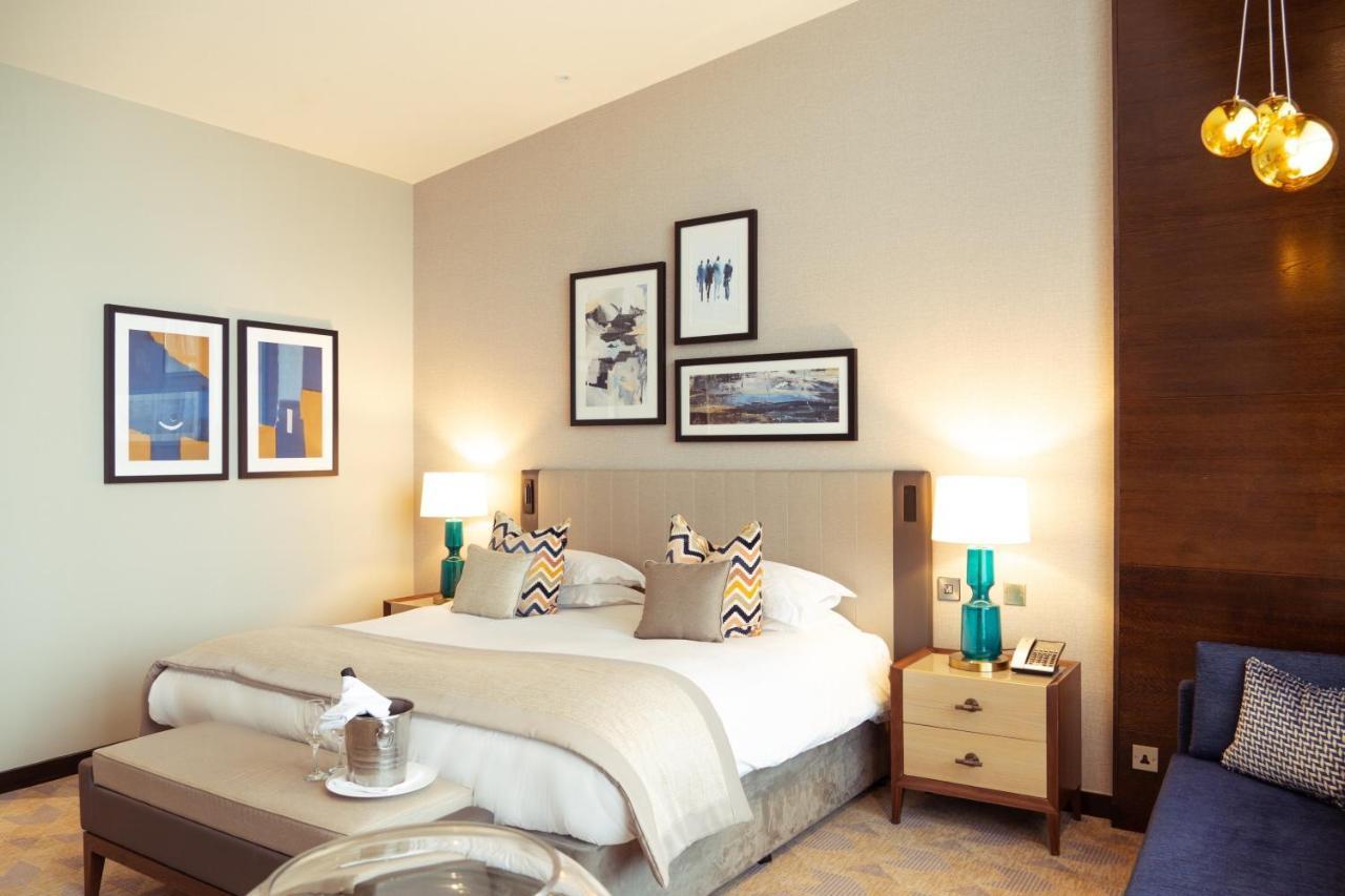 The Lowry Hotel Манчестър Екстериор снимка A bedroom at the hotel