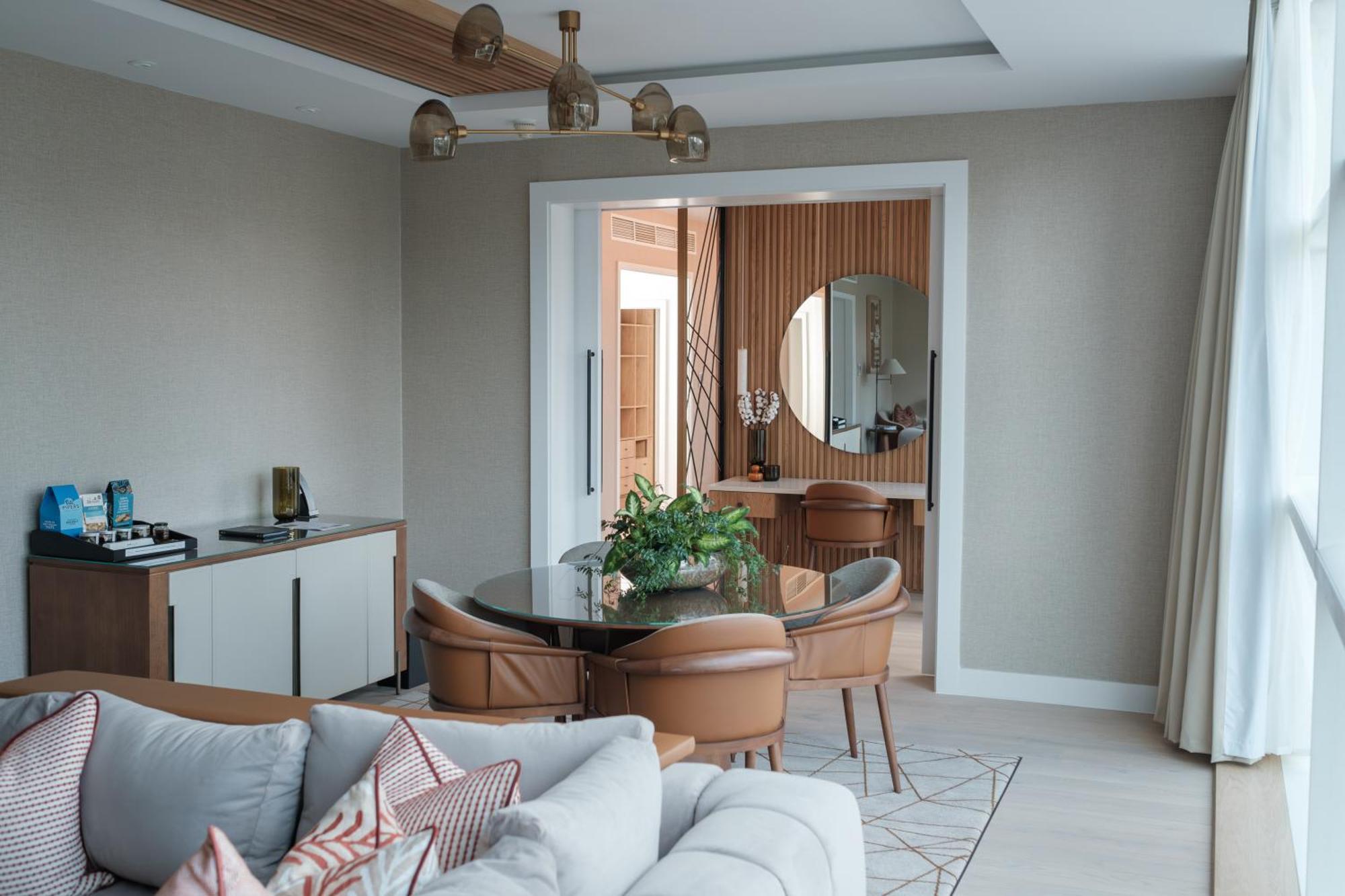 The Lowry Hotel Манчестър Екстериор снимка A suite at the Ritz-Carlton, DIFC