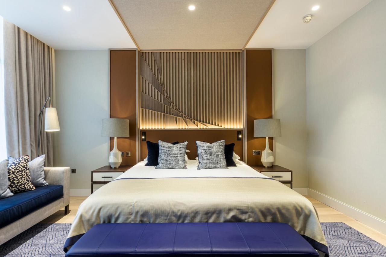 The Lowry Hotel Манчестър Екстериор снимка A bedroom at The Ivy Collection