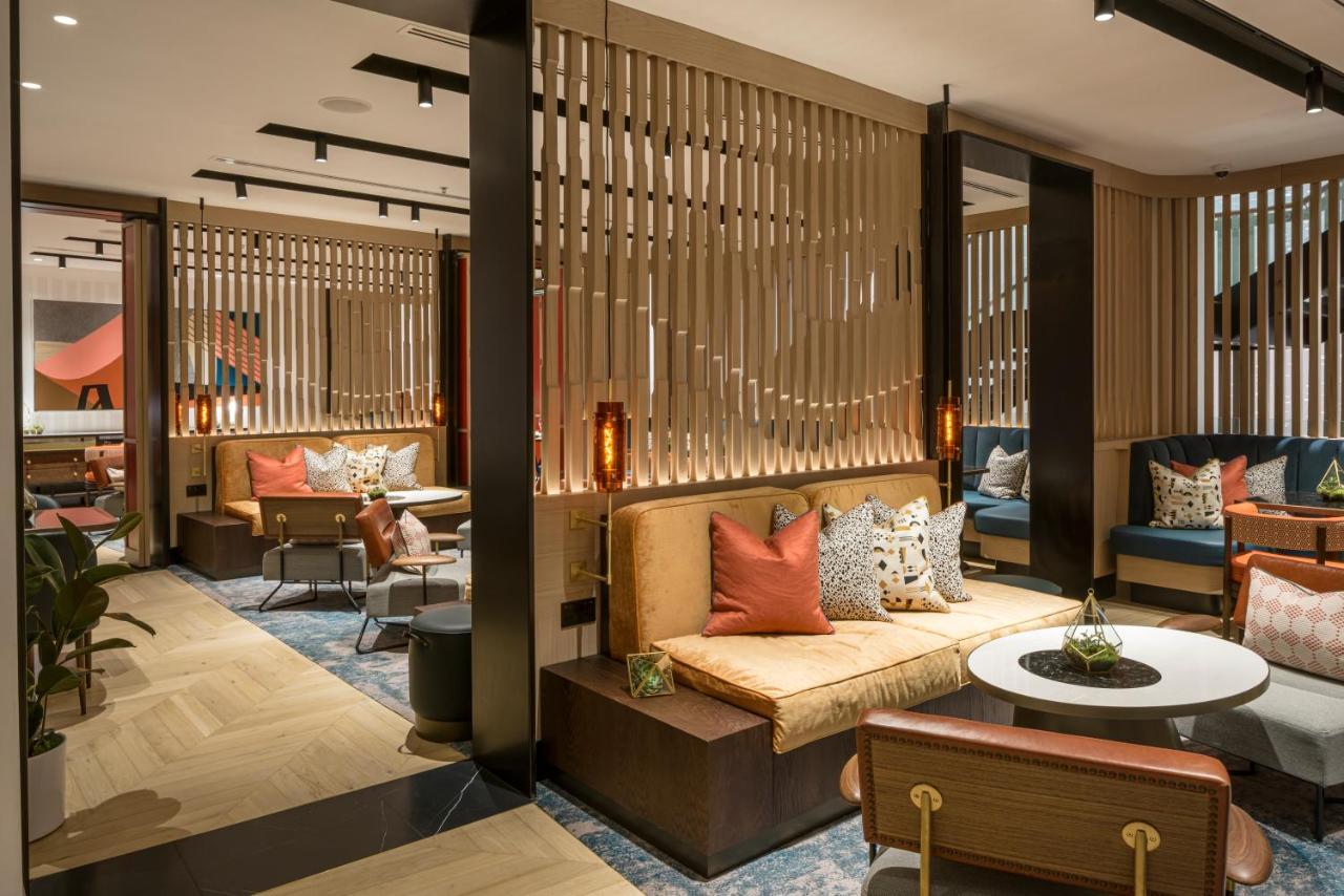 The Lowry Hotel Манчестър Екстериор снимка The Lounge at London Heathrow Airport